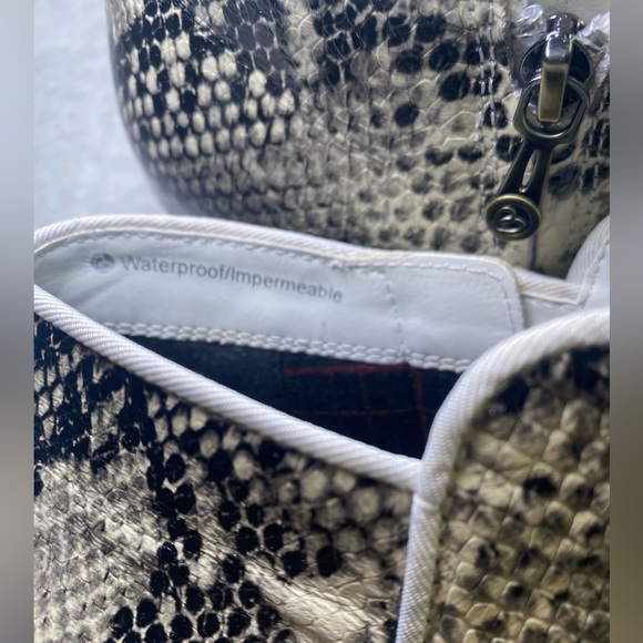 Blondo Women's Villa Waterproof Ankle Bootie. 100% leather Size 9.5. NWO… - Picture 4 of 14